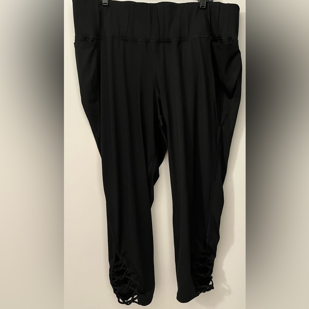 Livi Leggings 26/28 Black with Pockets